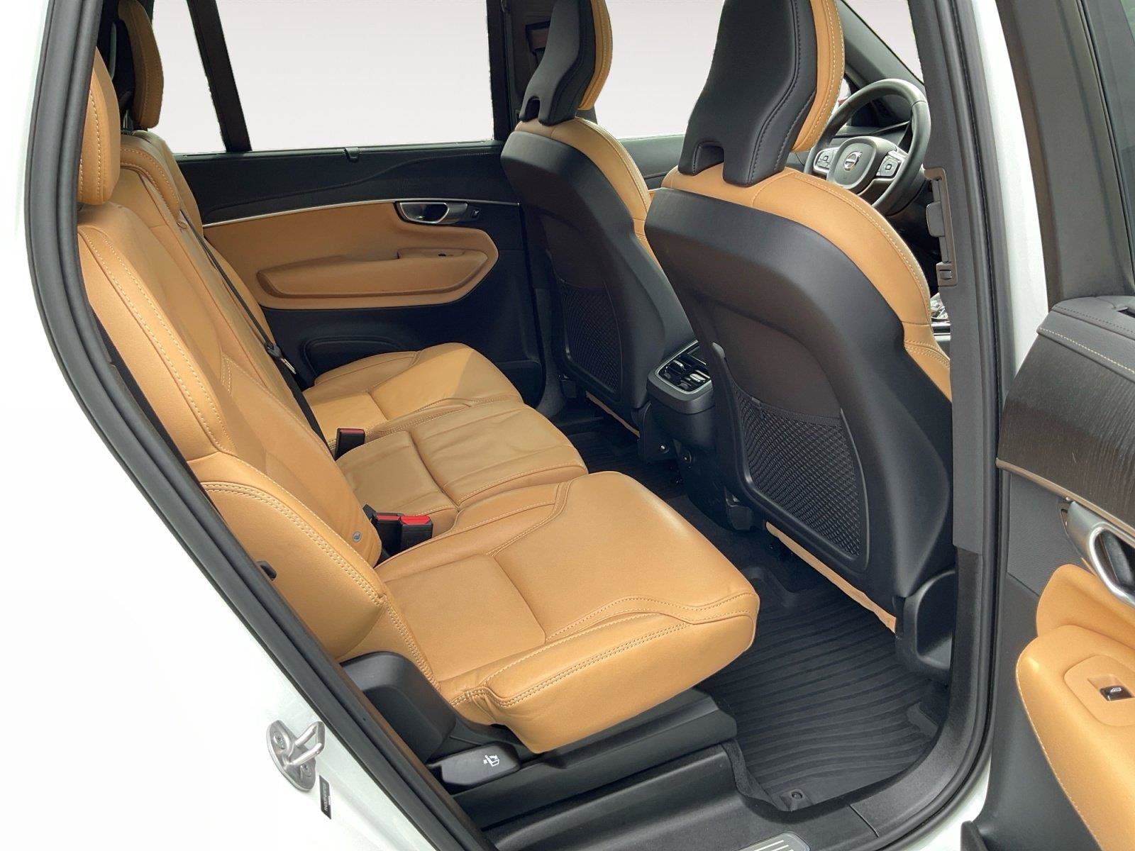 Certified 2024 Volvo XC90 B6 Ultimate w/ Protection Package Premier AWD/4WD image 13