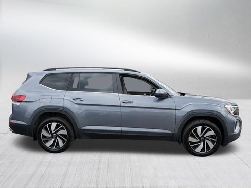 Certified 2024 Volkswagen Atlas SE w/ Panoramic Sunroof Package AWD/4WD image 8