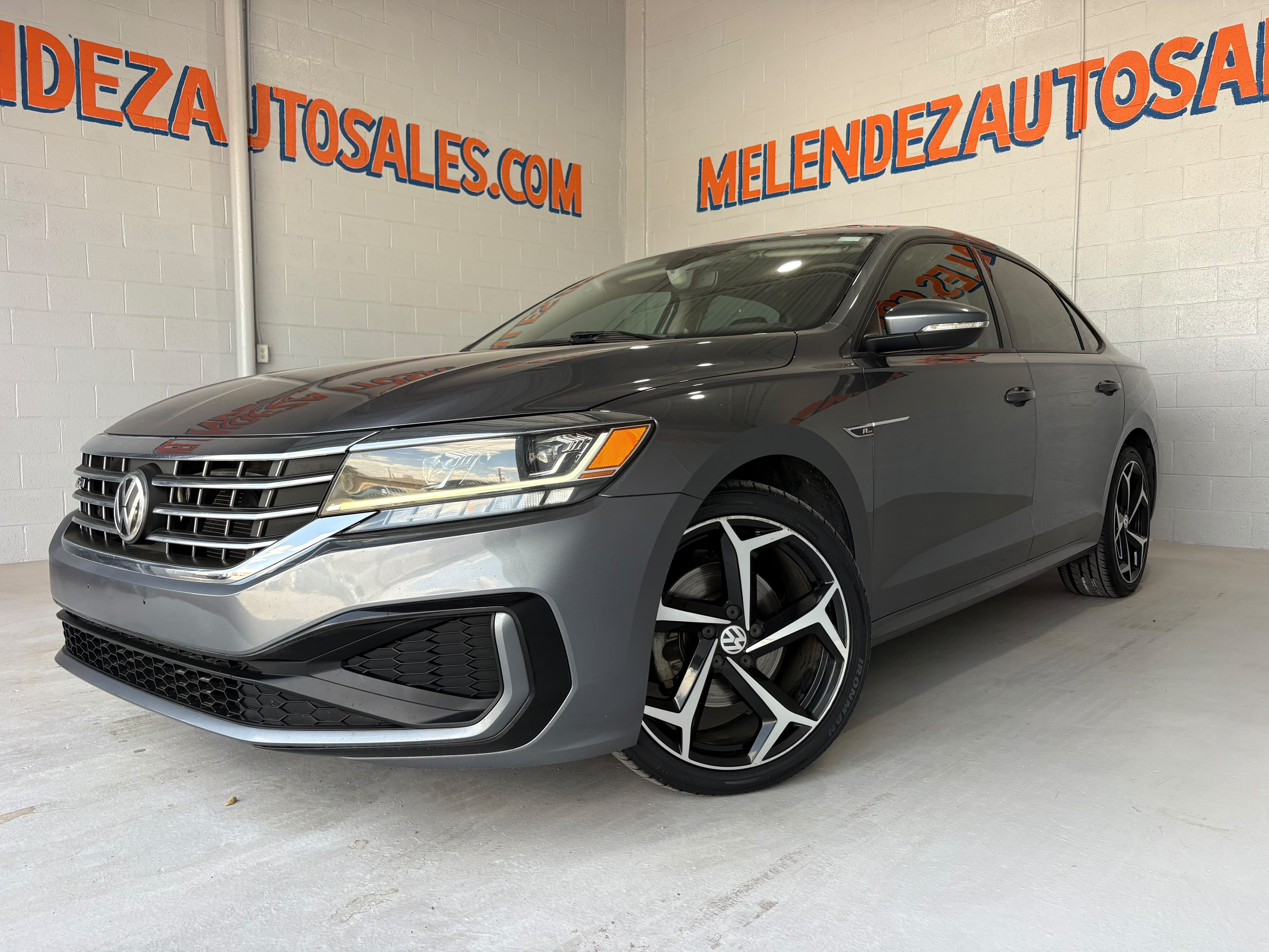 Used 2020 Volkswagen Passat 2.0T R-Line FWD image 1