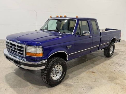 Used 1995 Ford F250 XLT image 2