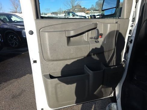 Used 2024 GMC Savana 2500 w/ Driver Convenience Package image 17