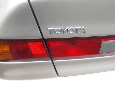 Used 1998 Toyota Camry LE image 38
