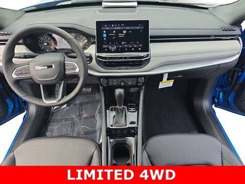 New 2025 Jeep Compass Limited image 9