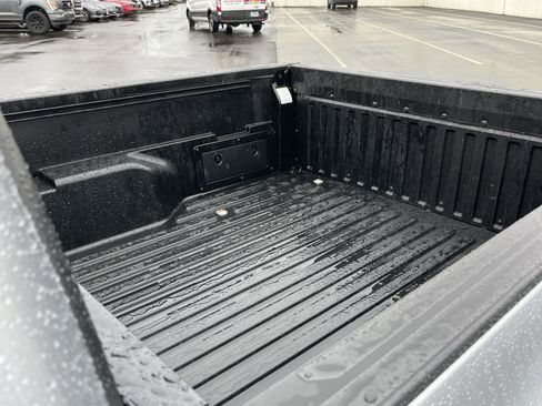 Used 2018 Toyota Tacoma SR5 image 9