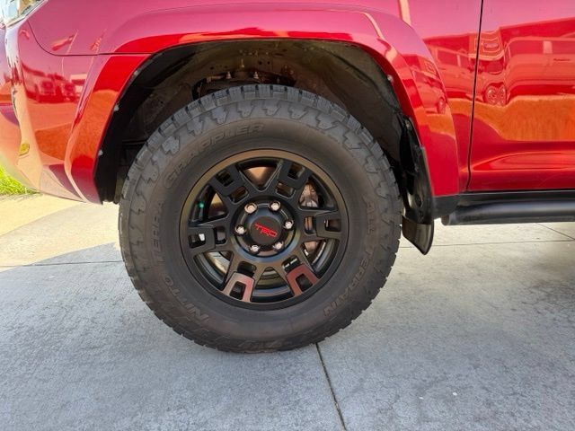 Used 2023 Toyota 4Runner TRD Off-Road Premium w/ Off Road Premium Plus Package AWD/4WD image 4