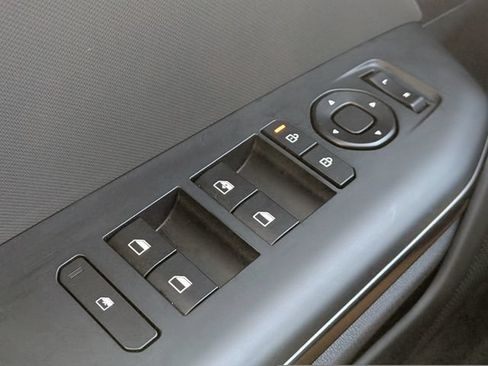 Certified 2025 Kia K4 FWD image 24