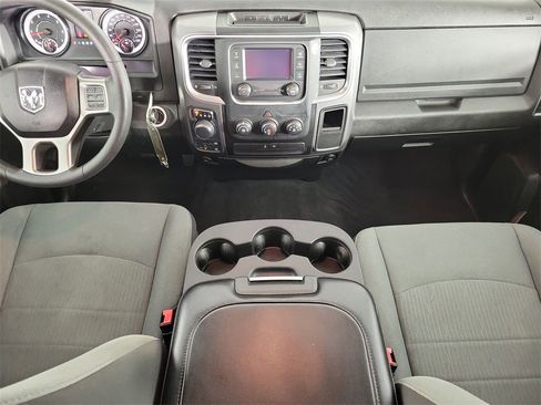 Used 2022 RAM 1500 Classic SLT image 15