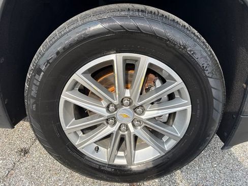 Used 2023 Chevrolet Traverse LT AWD/4WD image 9