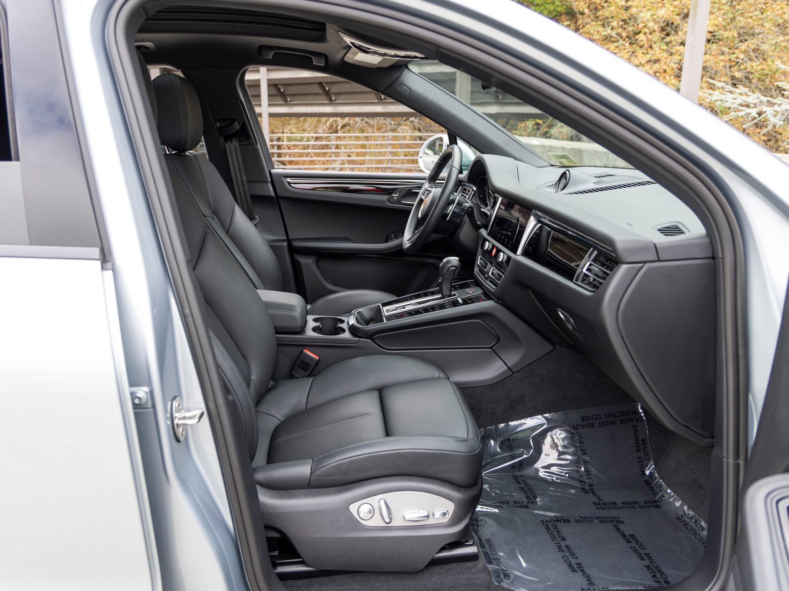 Used 2026 Porsche Macan AWD/4WD image 63