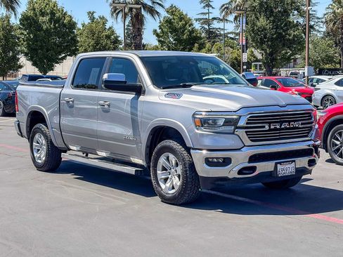 Used 2022 RAM 1500 Laramie w/ Off Road Group AWD/4WD image 5