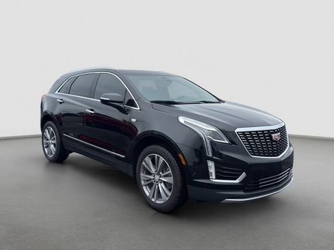 Used 2025 Cadillac XT5 Premium Luxury w/ Technology Package FWD image 8