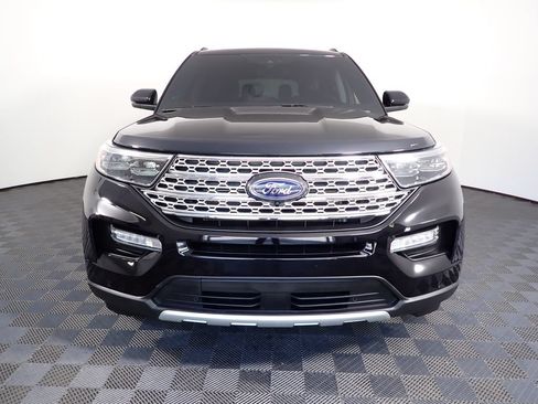 Used 2024 Ford Explorer XLT w/ Equipment Group 202A AWD/4WD image 9