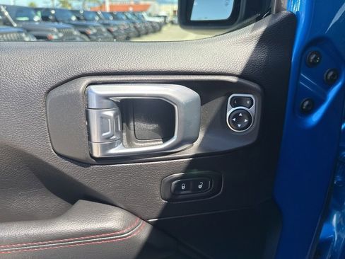 Used 2022 Jeep Wrangler Unlimited Rubicon w/ LED Lighting Group AWD/4WD image 15