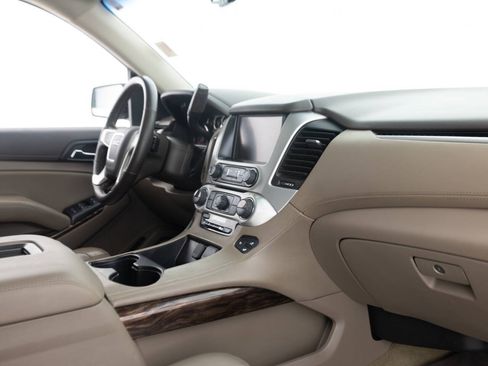 Used 2018 GMC Yukon XL SLT w/ Premium Edition AWD/4WD image 29