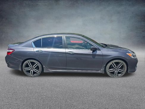 Used 2017 Honda Accord Sport image 8