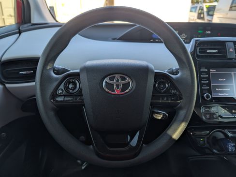 Used 2022 Toyota Prius LE image 25