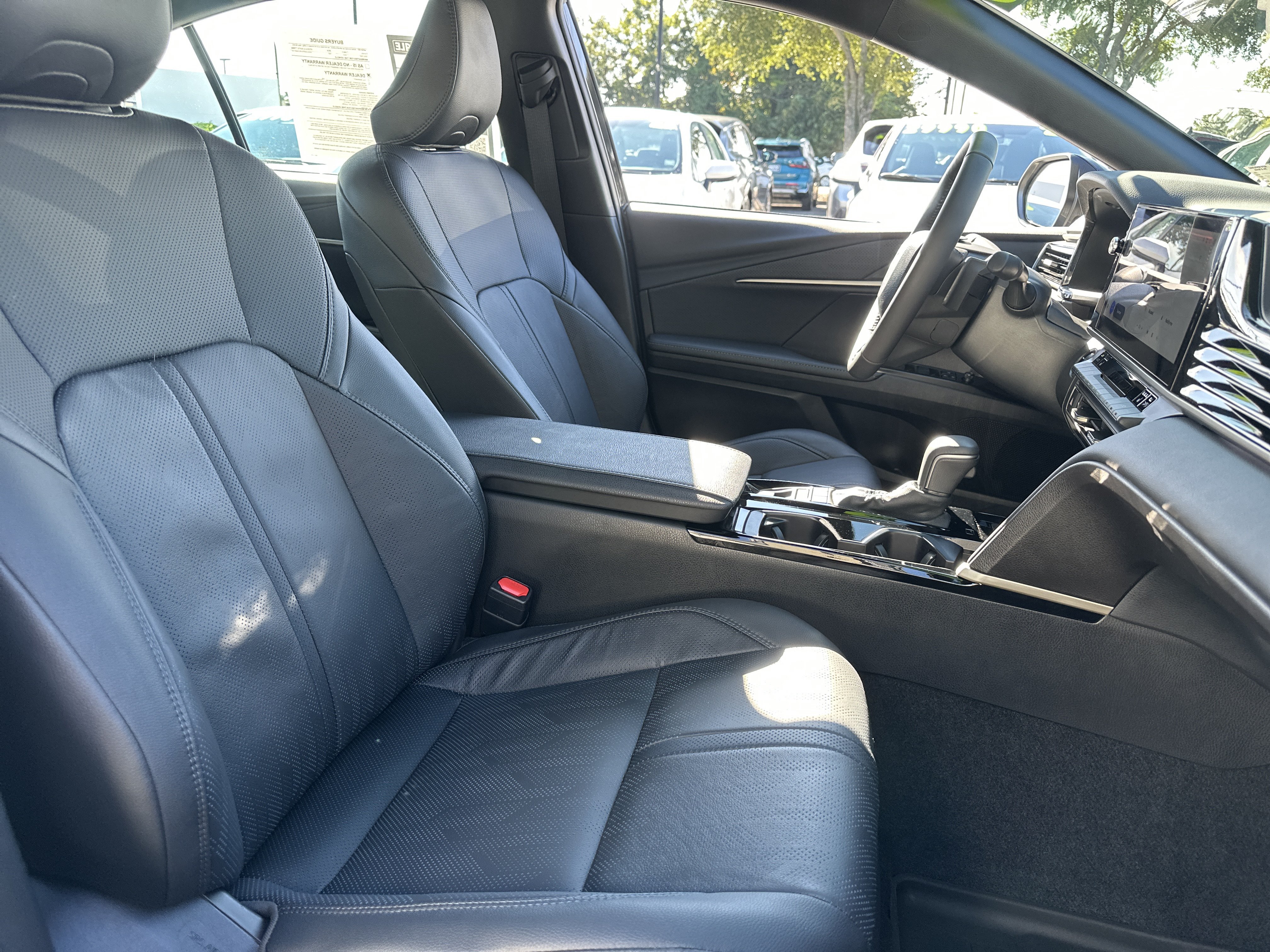 Used 2026 Toyota Camry Hybrid FWD image 13