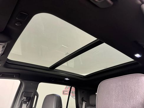 Used 2022 GMC Yukon Denali w/ Advanced Technology Package image 29