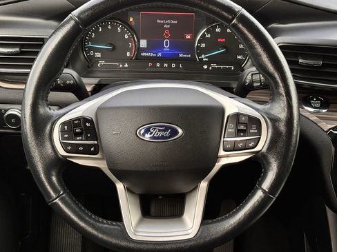 Used 2021 Ford Explorer Limited w/ Equipment Group 301A AWD/4WD image 9