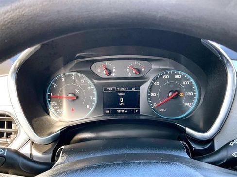 Used 2021 Chevrolet Equinox LS FWD image 13