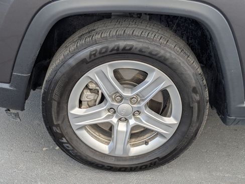 Used 2024 Jeep Compass Latitude AWD/4WD image 13