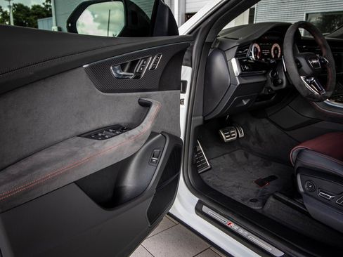 Used 2025 Audi RS Q8 performance image 24