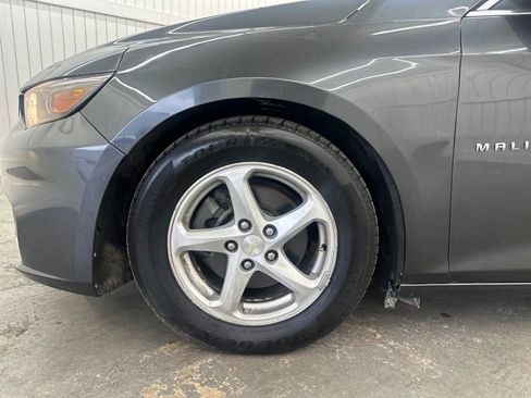 Used 2017 Chevrolet Malibu LS image 9