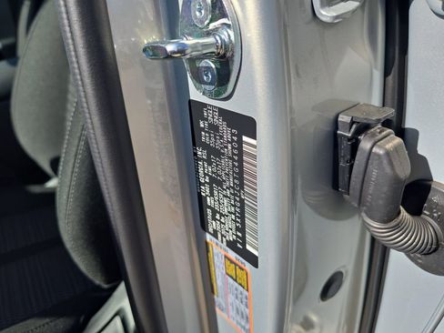 New 2026 Kia Sorento LX FWD image 32