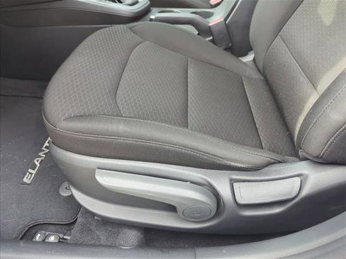 Used 2019 Hyundai Elantra SEL w/ Cargo Package FWD image 11