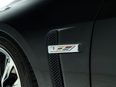 Used 2018 Cadillac CTS V w/ Luxury Package image 21