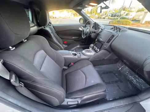 Used 2012 Nissan 370Z Roadster RWD image 13