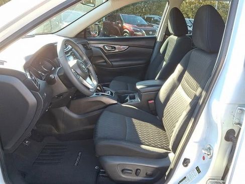 Used 2017 Nissan Rogue SV image 13