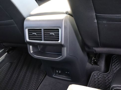 New 2026 Volkswagen Atlas Cross Sport SE AWD/4WD image 16