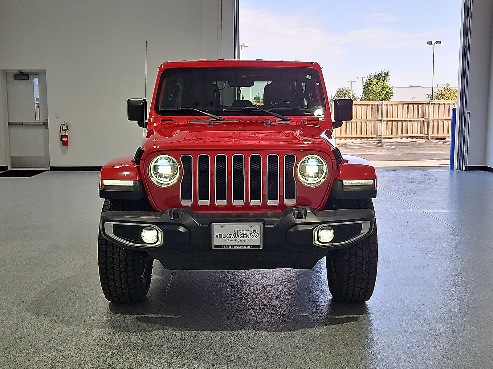 Used 2021 Jeep Wrangler Unlimited Sahara AWD/4WD image 3