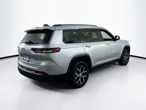 Used 2023 Jeep Grand Cherokee L Limited image 5