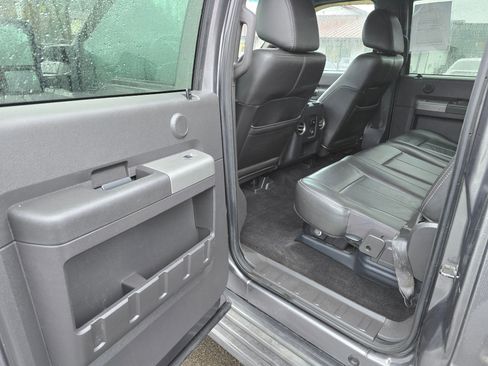 Used 2011 Ford F350 Lariat image 27