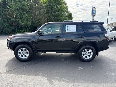 Used 2021 Toyota 4Runner SR5 Premium w/ Moonroof Package AWD/4WD image 6