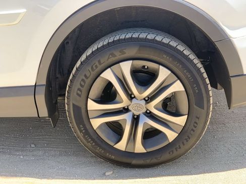 Used 2018 Toyota RAV4 LE w/ All Weather Liner Package AWD/4WD image 32