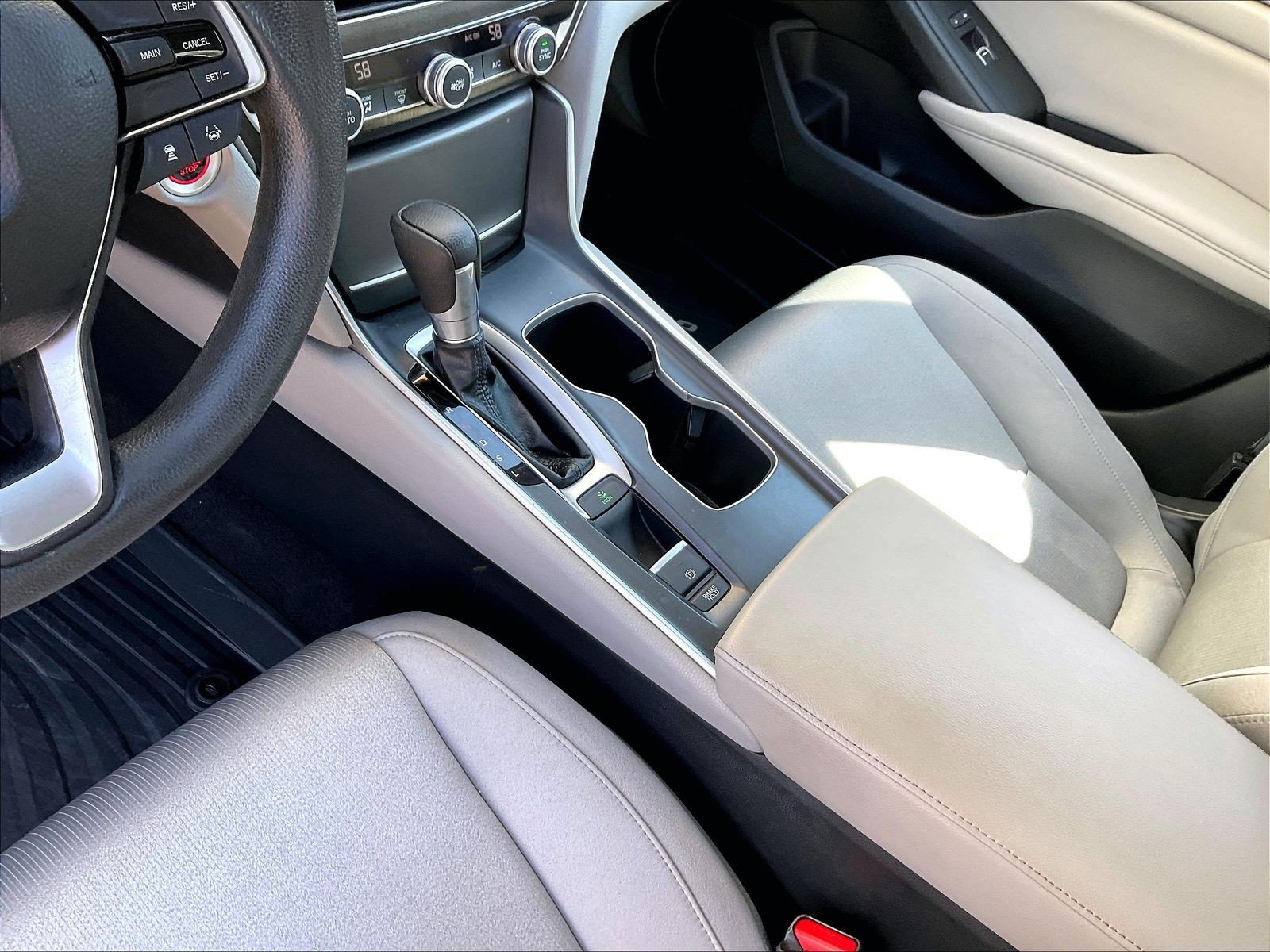 Used 2018 Honda Accord LX image 17