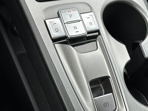 Used 2023 Hyundai Kona SE image 22