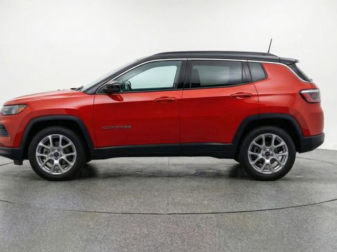 Used 2025 Jeep Compass Limited AWD/4WD image 5