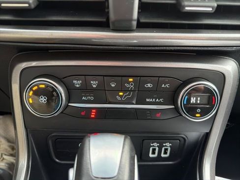 Used 2018 Ford EcoSport SE image 27
