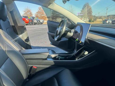 Used 2018 Tesla Model 3 Long Range image 11