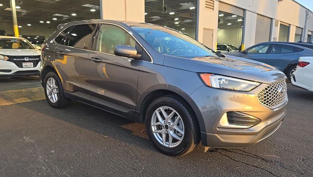 Used 2024 Ford Edge SEL AWD/4WD image 3