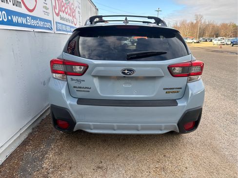Used 2022 Subaru Crosstrek 2.5i Sport w/ Moonroof Package image 3