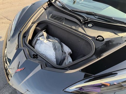 Used 2022 Chevrolet Corvette Stingray Coupe w/ Z51 Performance Package image 12