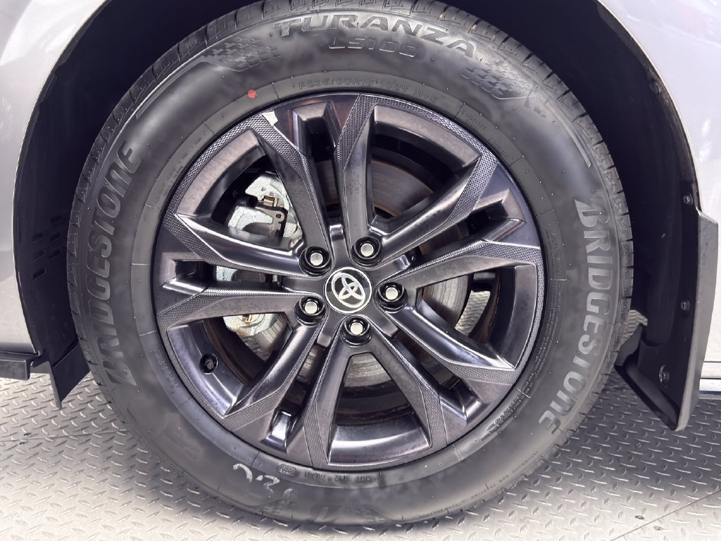 Used 2026 Toyota Sienna XSE AWD/4WD image 9