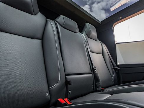 Used 2024 Tesla Cybertruck AWD Crew Cab image 37