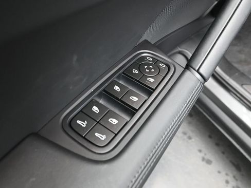 Certified 2025 Porsche Cayenne GTS AWD/4WD image 9