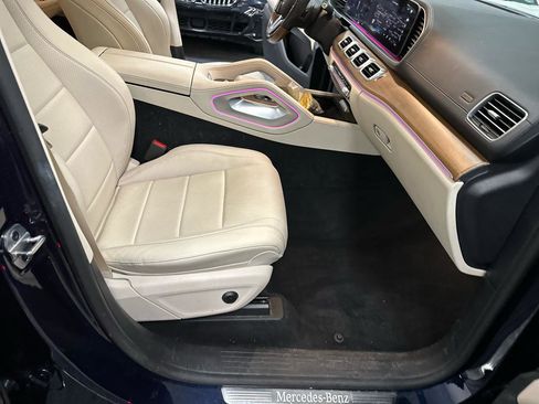 Used 2022 Mercedes-Benz GLS 450 4MATIC image 35
